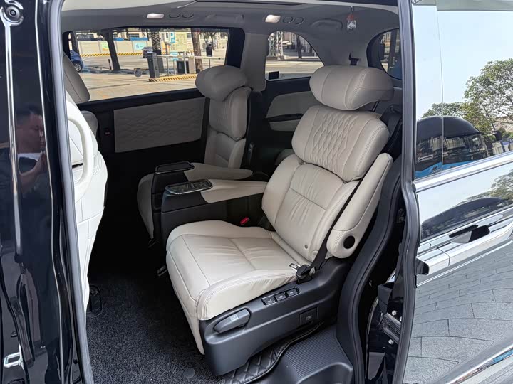 Фото 6 - Honda Elysion