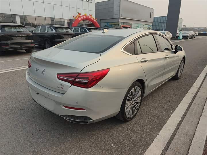 Фото 7 - Hongqi H5