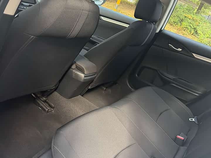 Фото 4 - Honda Civic