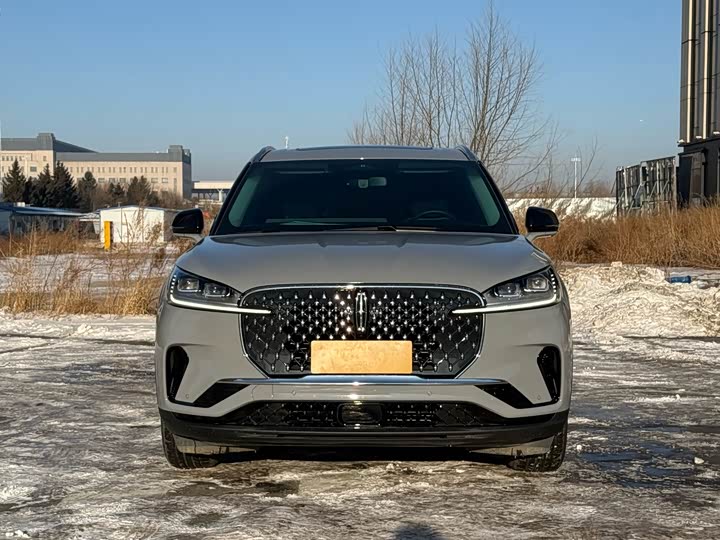 Фото 2 - Lincoln Aviator