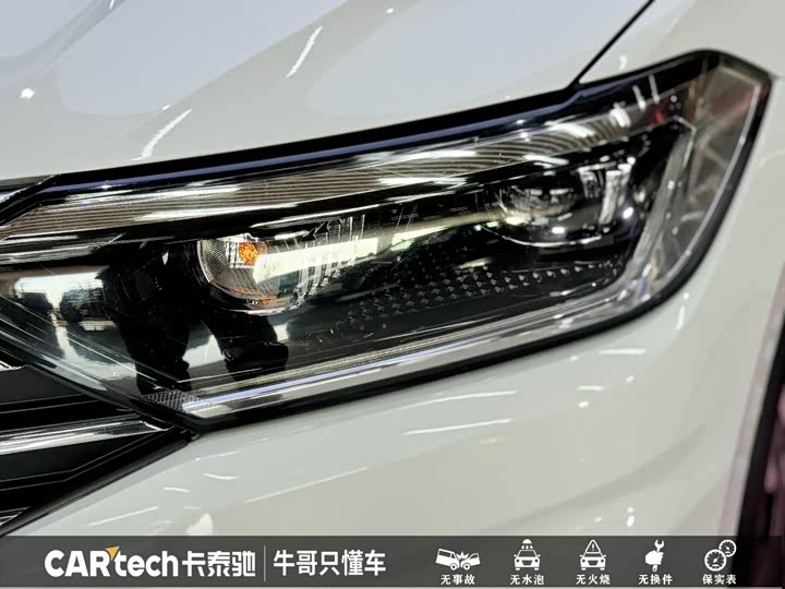 Фото 9 - Volkswagen Sagitar L