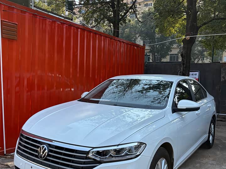 Фото 1 - Volkswagen Lavida