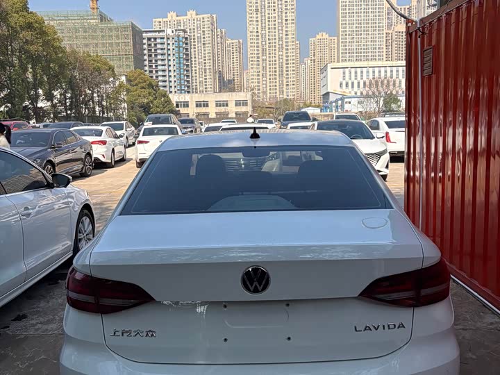 Фото 5 - Volkswagen Lavida