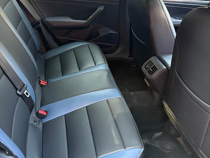 Фото 9 - Volkswagen Lavida