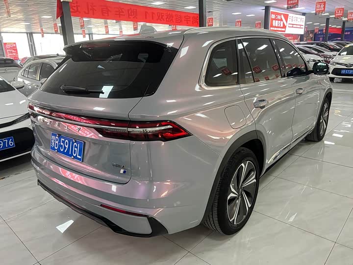 Фото 6 - Geely Monjaro