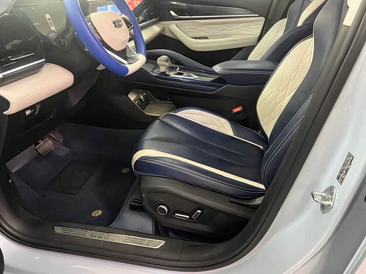 Фото 7 - Geely Monjaro