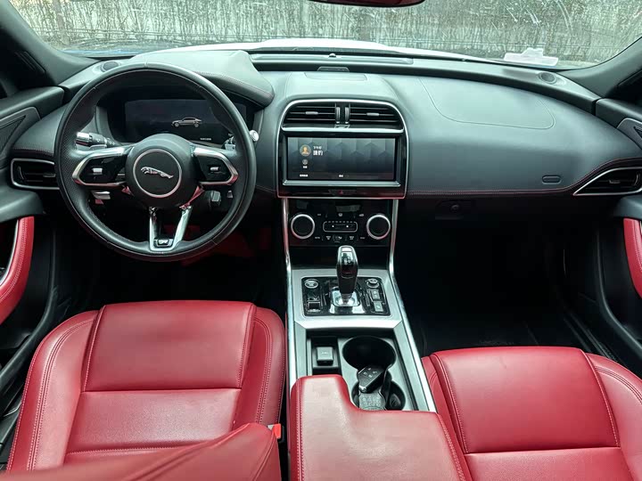 Фото 5 - Jaguar XE L