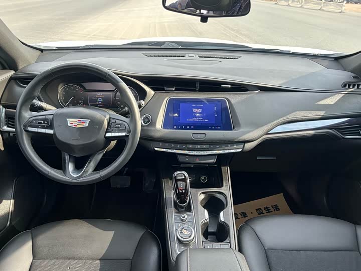 Фото 4 - Cadillac XT4