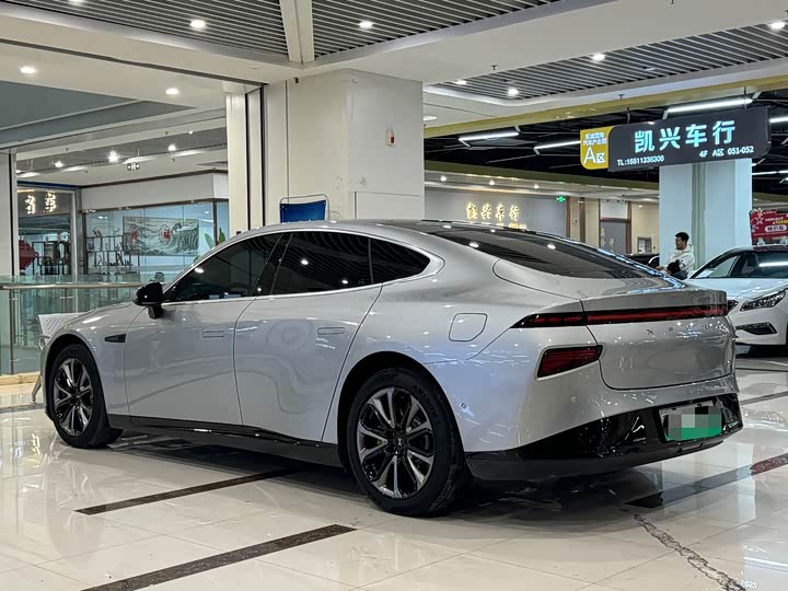 Фото 8 - XPeng P7