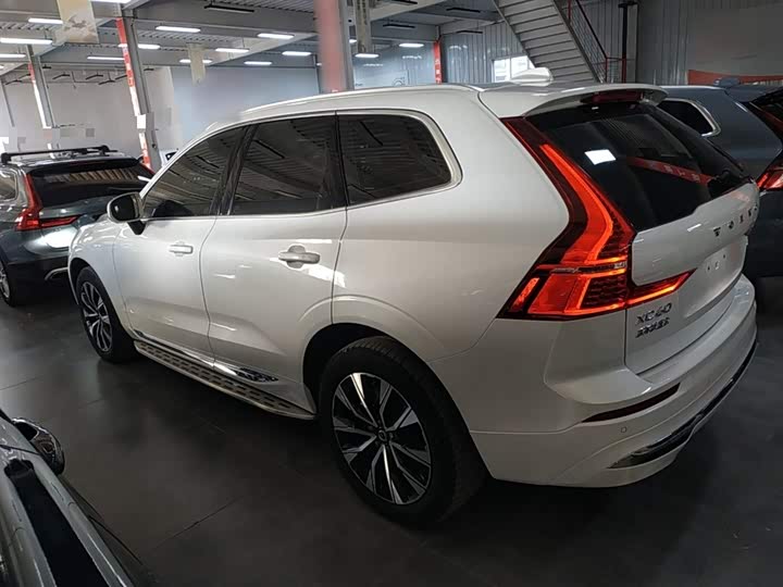 Фото 5 - Volvo XC60