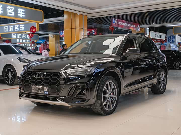 Фото 1 - Audi Q5L