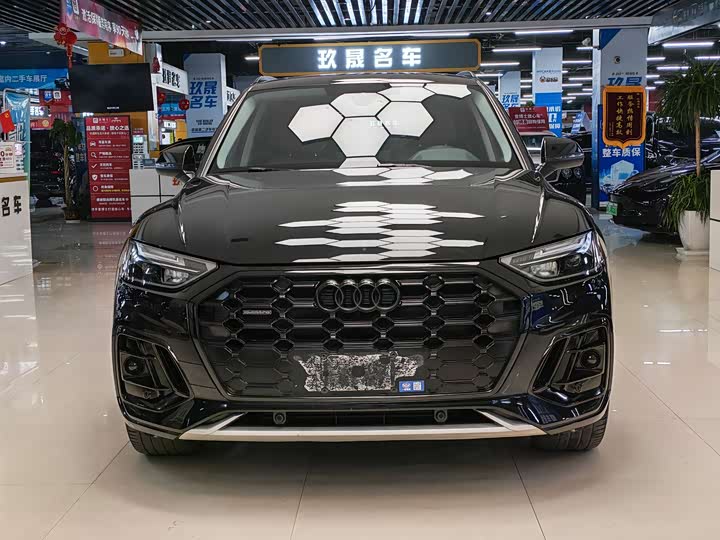 Фото 2 - Audi Q5L