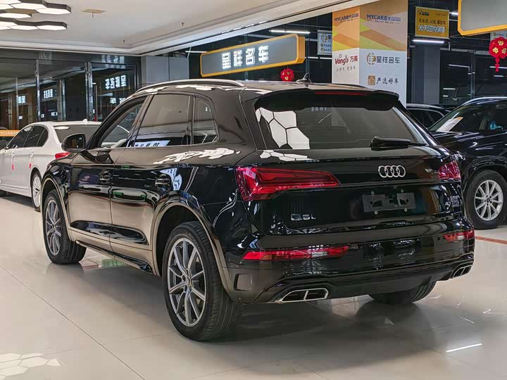Фото 5 - Audi Q5L
