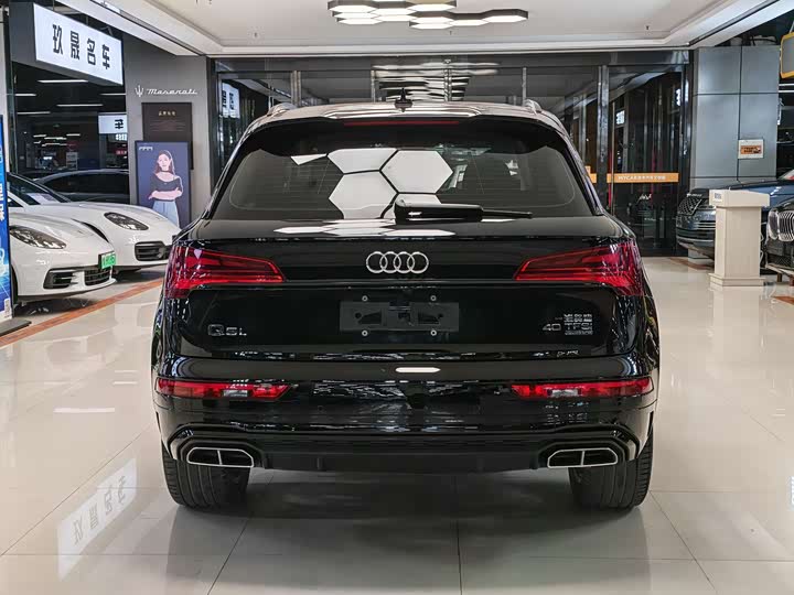 Фото 6 - Audi Q5L