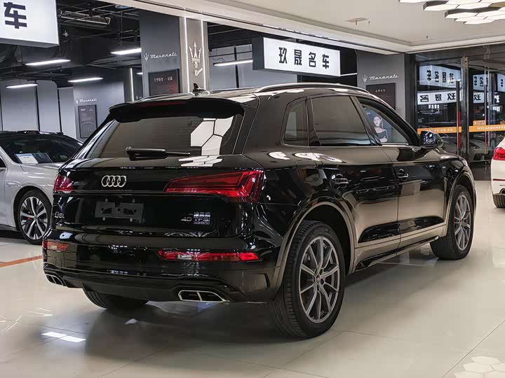 Фото 7 - Audi Q5L