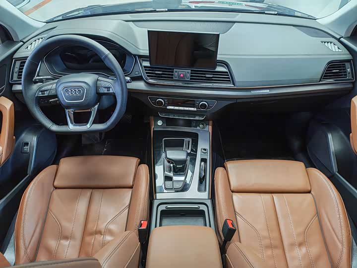 Фото 9 - Audi Q5L