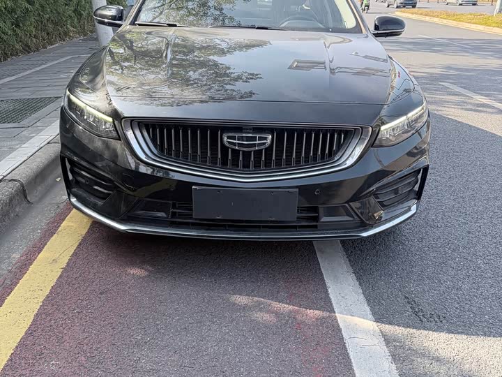 Фото 2 - Geely Preface