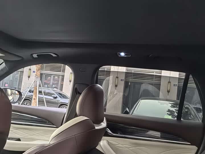 Фото 9 - Geely Monjaro