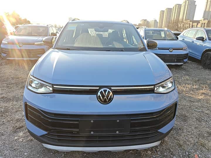 Фото 3 - Volkswagen Tharu