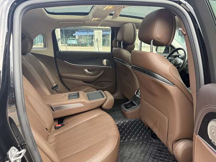 Фото 7 - Mercedes-Benz E-Class Hybrid