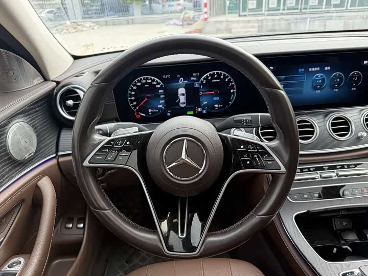 Фото 8 - Mercedes-Benz E-Class Hybrid