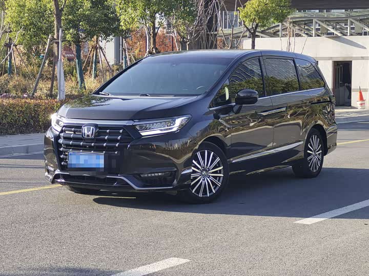 Фото 1 - Honda Elysion