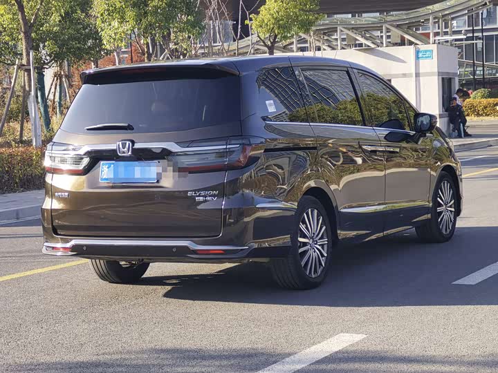 Фото 6 - Honda Elysion