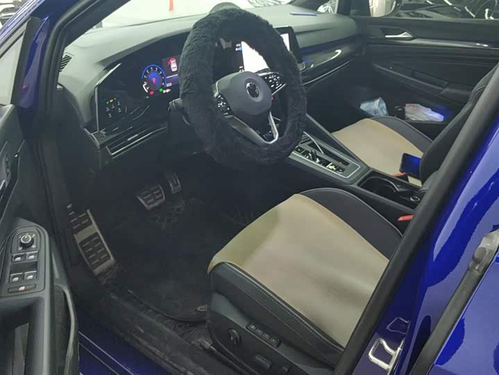 Фото 9 - Volkswagen Golf