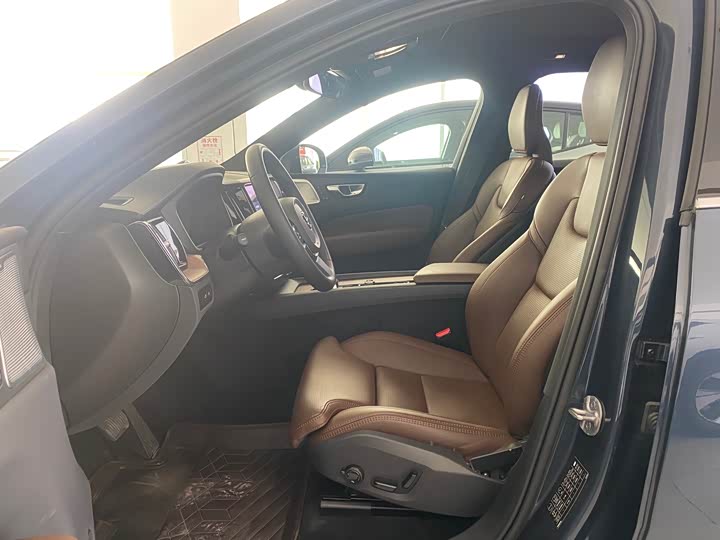 Фото 6 - Volvo XC60 Hybrid