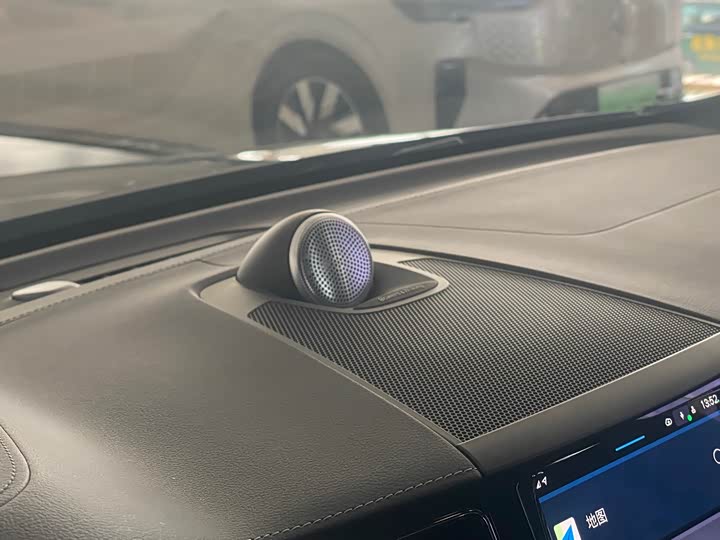 Фото 9 - Volvo XC60 Hybrid