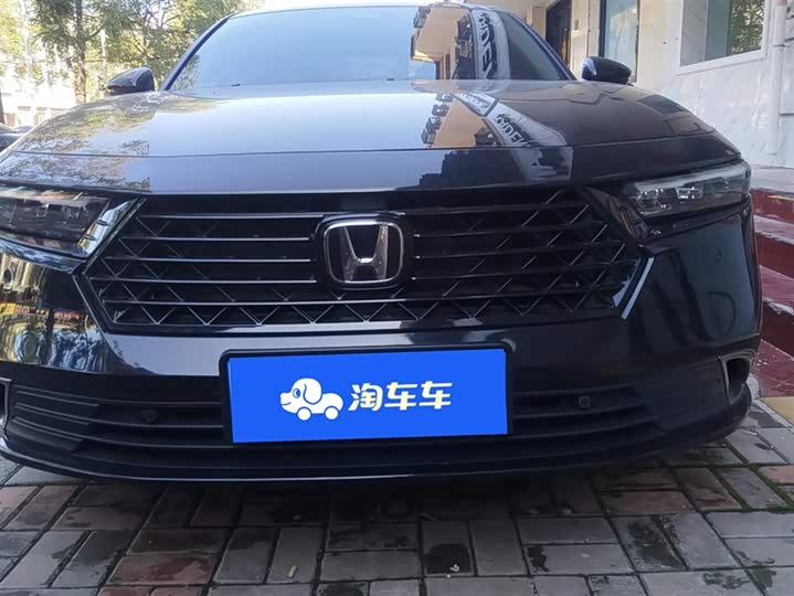 Фото 2 - Honda Accord