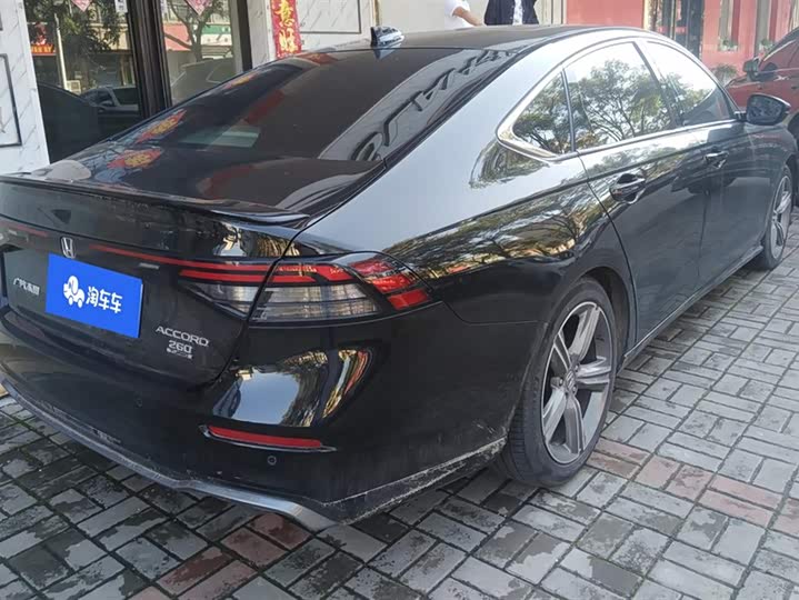 Фото 3 - Honda Accord