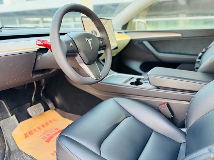 Фото 6 - Tesla Model Y