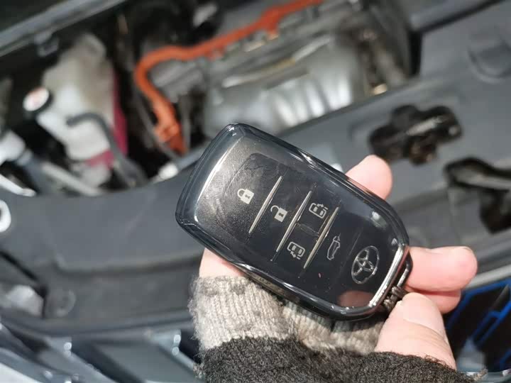 Фото 9 - Toyota Alphard