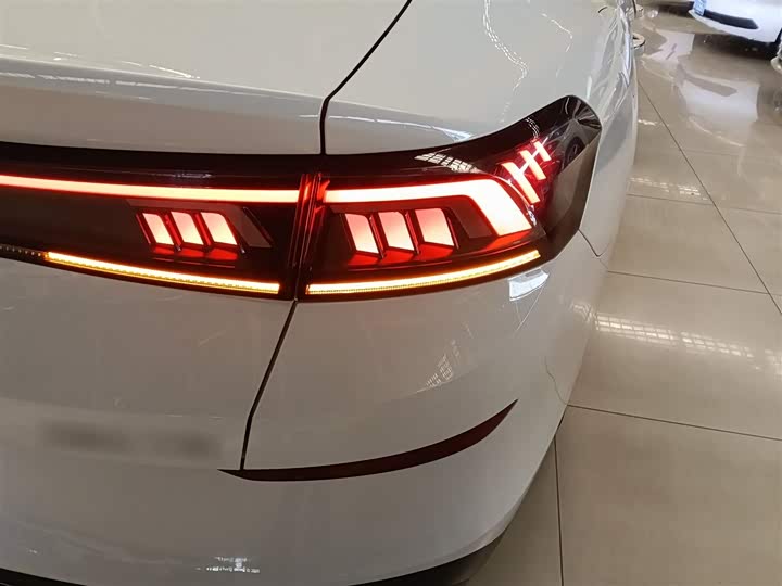 Фото 8 - Volkswagen Lamando L