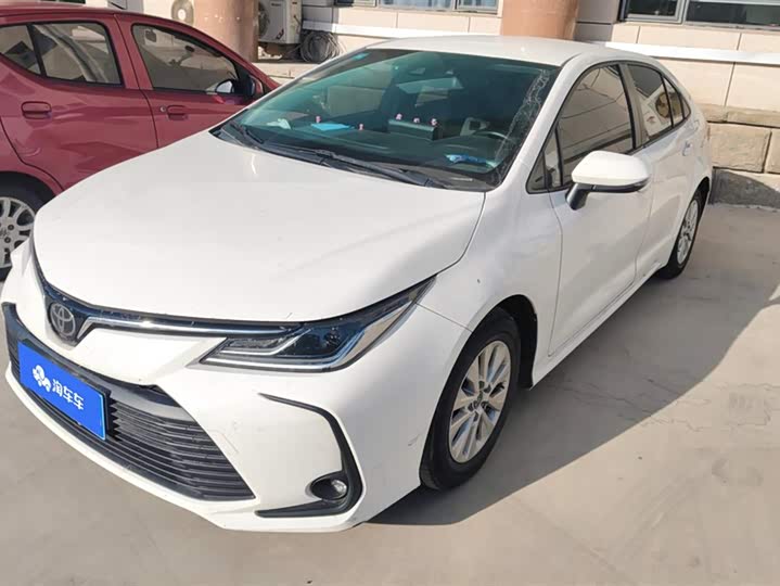 Фото 1 - Toyota Corolla