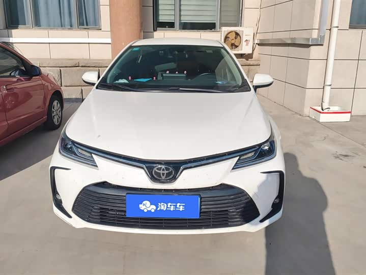 Фото 2 - Toyota Corolla