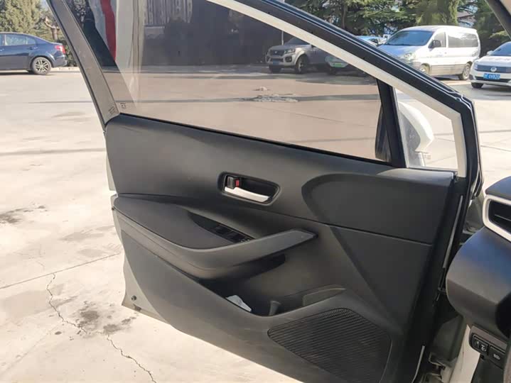 Фото 7 - Toyota Corolla