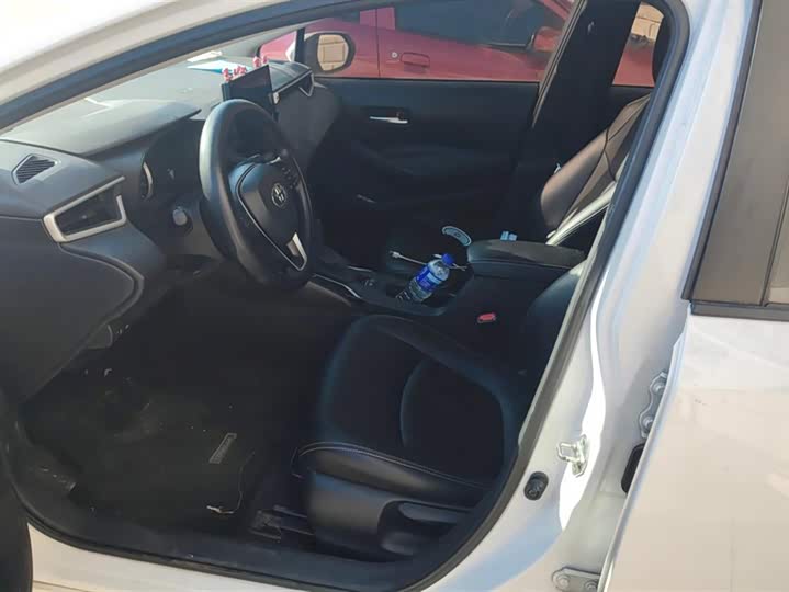 Фото 9 - Toyota Corolla