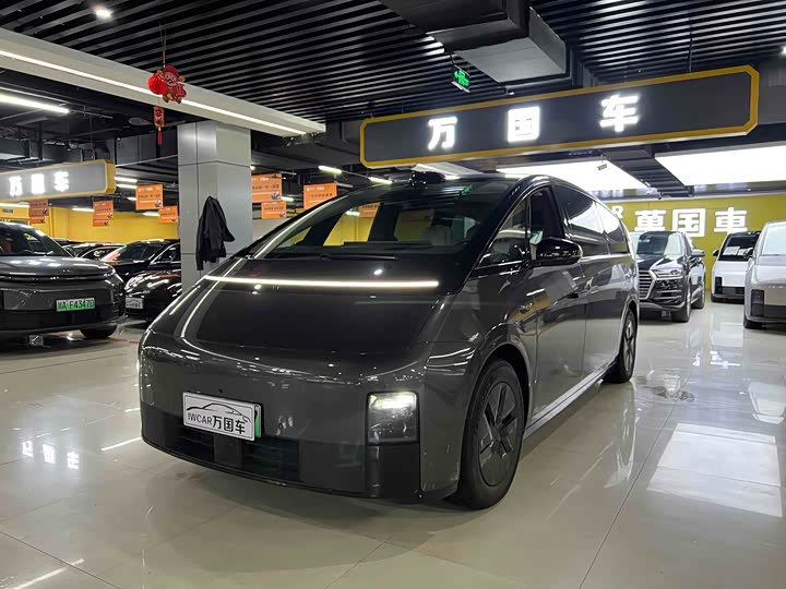 Фото 2 - LiXiang Mega