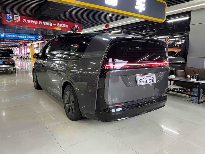 Фото 8 - LiXiang Mega