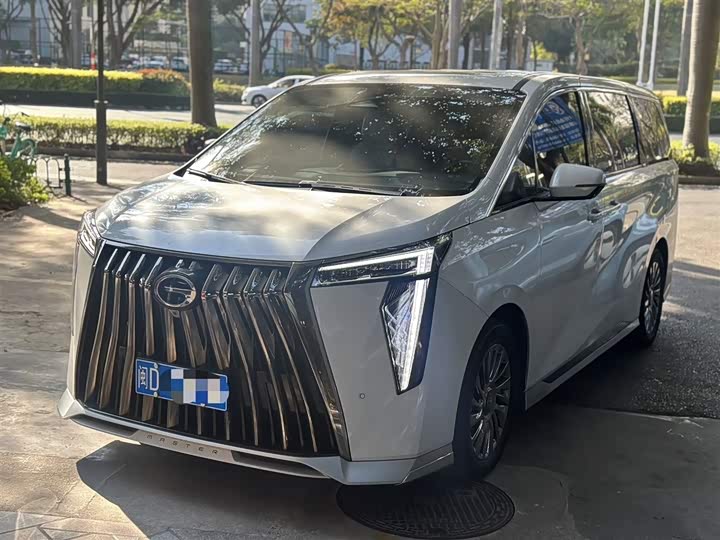 Фото 1 - GAC Trumpchi M8