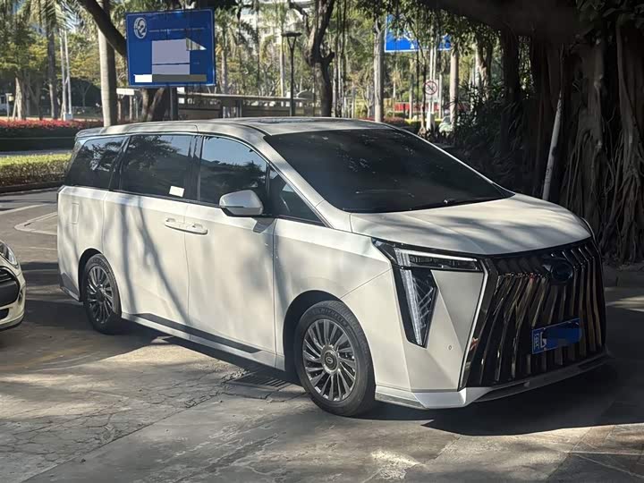 Фото 3 - GAC Trumpchi M8