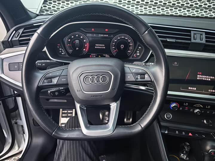 Фото 7 - Audi Q3