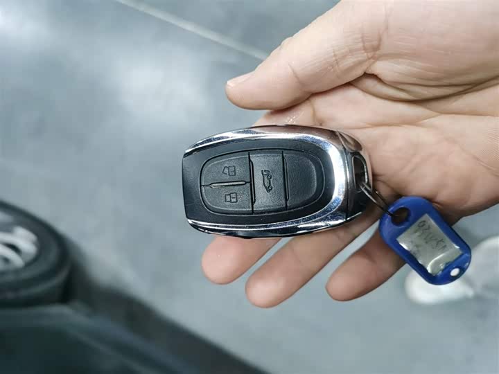 Фото 9 - Maxus G50