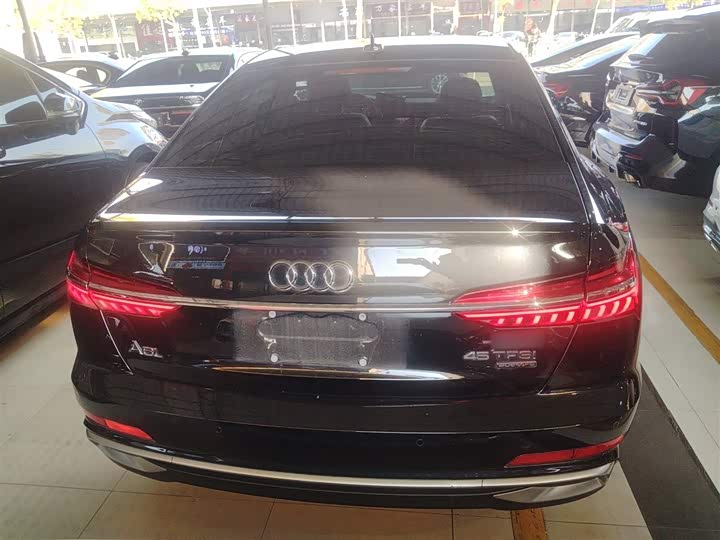 Фото 6 - Audi A6L