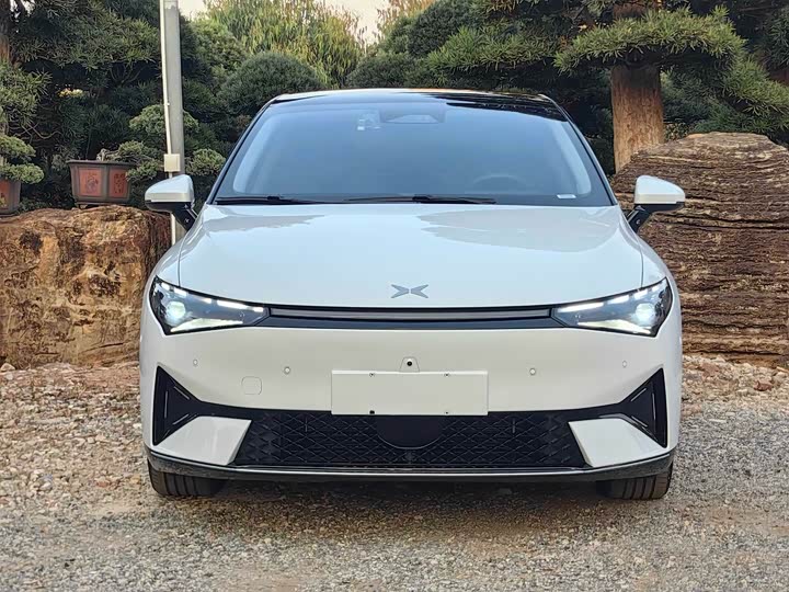 Фото 2 - XPeng P5