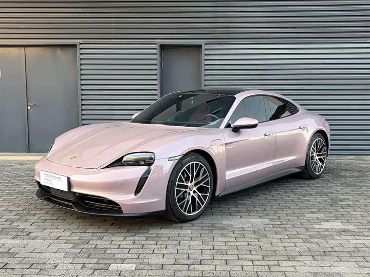 Фото 1 - Porsche Taycan