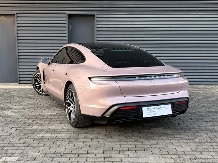 Фото 3 - Porsche Taycan