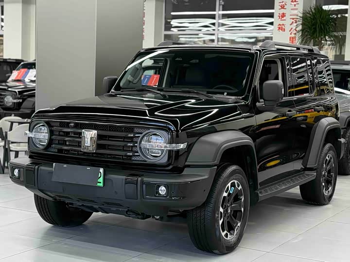 Фото 1 - Tank 300 Hybrid